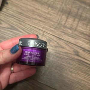 - Lancôme Renergie Lift face cream